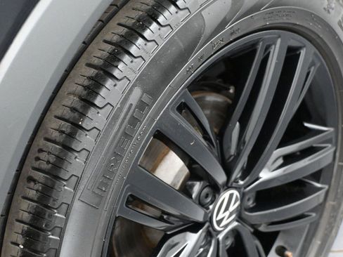 Used 2022 Volkswagen Tiguan SE R-Line AWD/4WD image 12