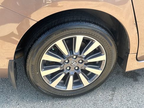 Used 2020 Toyota Sienna XLE w/ XLE Navigation Package AWD/4WD image 46