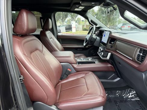 Used 2024 Ford Expedition Max Limited image 36