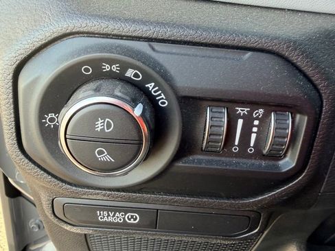 Used 2022 Jeep Gladiator Overland image 8