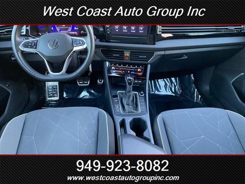 Used 2025 Volkswagen Jetta Sport image 11