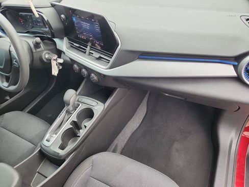 Certified 2025 Chevrolet Trax LS FWD image 25