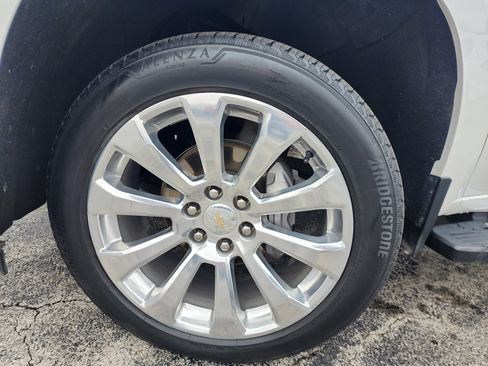 Used 2021 Chevrolet Silverado 1500 High Country w/ Technology Package image 15