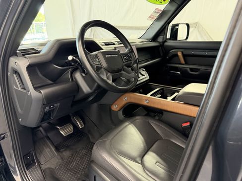 Used 2023 Land Rover Defender 110 X AWD/4WD image 9