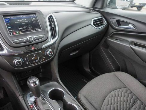 Used 2021 Chevrolet Equinox LT image 22