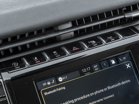 Used 2022 Jeep Grand Cherokee Laredo w/ Luxury Tech Group I image 30