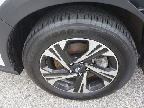 Used 2024 Subaru Crosstrek 2.0i Premium AWD/4WD image 9