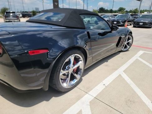 Used 2011 Chevrolet Corvette Grand Sport w/ Preferred Equipment Group RWD image 2