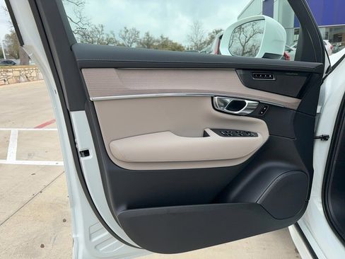 New 2026 Volvo XC90 T8 Plus w/ Protection Package Premier AWD/4WD image 10