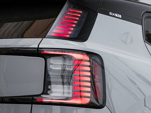 New 2025 Volvo EX30 Plus w/ Climate Package image 6