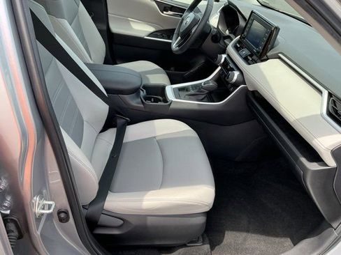 Used 2022 Toyota RAV4 XLE Premium AWD/4WD image 16