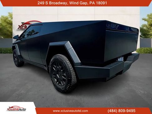 Used 2024 Tesla Cybertruck AWD Crew Cab image 5
