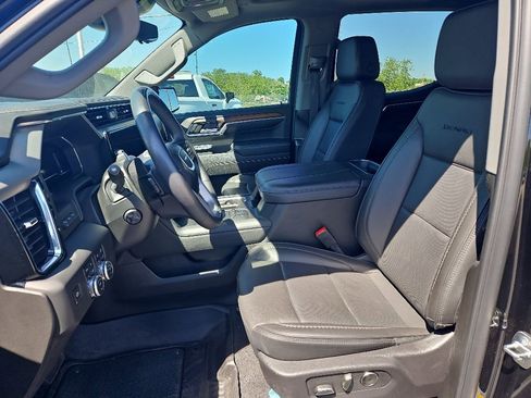 Used 2024 GMC Sierra 1500 Denali AWD/4WD image 18