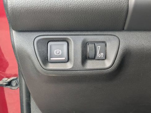 Used 2019 GMC Acadia SLT FWD image 16