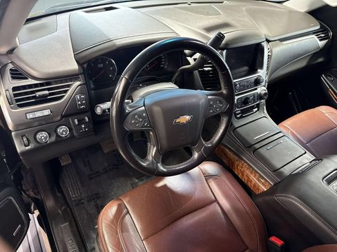 Used 2019 Chevrolet Suburban Premier w/ Premier Plus Edition AWD/4WD image 11