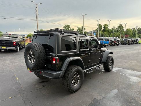 Used 2021 Jeep Wrangler Unlimited Rubicon AWD/4WD image 5