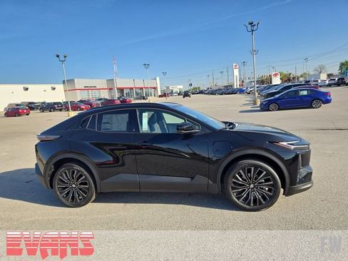 New 2026 Toyota C-HR w/ Cold Weather Package AWD/4WD image 2
