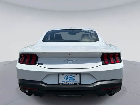 Used 2026 Ford Mustang Premium RWD image 5