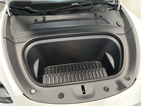 Used 2023 Tesla Model Y Long Range image 20