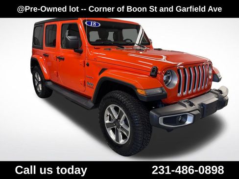 Used 2018 Jeep Wrangler Unlimited Sahara AWD/4WD image 12