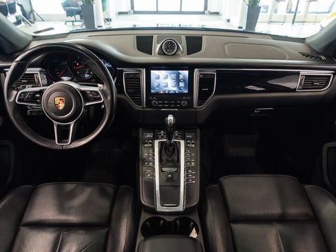 Used 2018 Porsche Macan AWD/4WD image 9