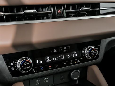 New 2026 Mitsubishi Outlander SEL FWD image 25