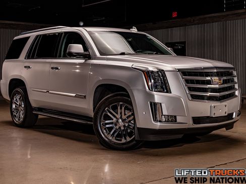 Used 2020 Cadillac Escalade 2WD image 1