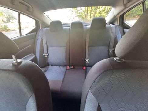 Used 2025 Nissan Versa SV FWD image 33