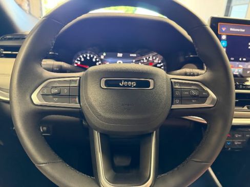 Used 2025 Jeep Compass Limited AWD/4WD image 21