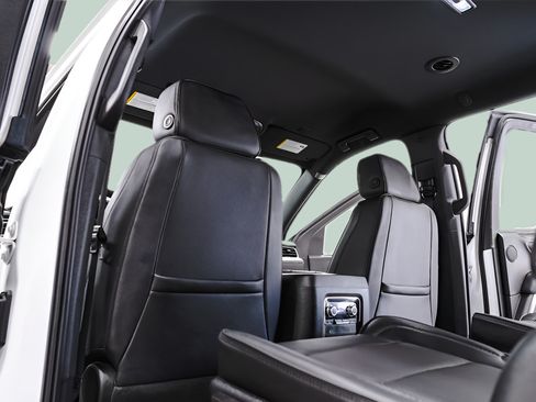 Used 2023 GMC Yukon XL Denali AWD/4WD image 30