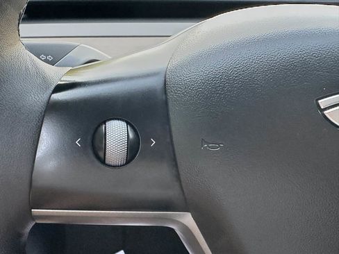 Used 2022 Tesla Model 3 Performance image 23