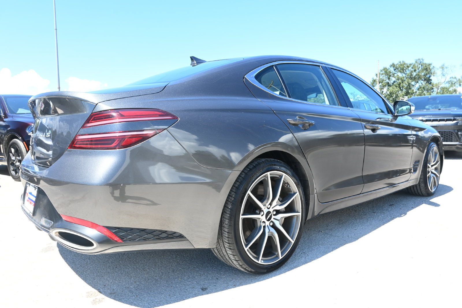 Used 2025 Genesis G70 2.5T RWD image 2