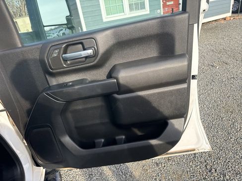 Used 2023 Chevrolet Silverado 2500 Custom w/ Custom Value Package image 12