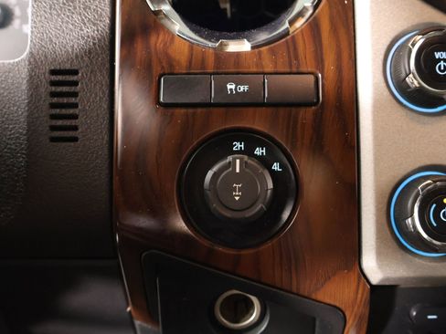 Used 2015 Ford F250 Lariat w/ Chrome Package image 8