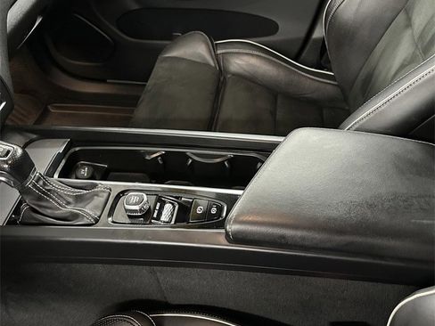 Used 2019 Volvo XC60 T6 R-Design w/ Protection Package Premier image 21