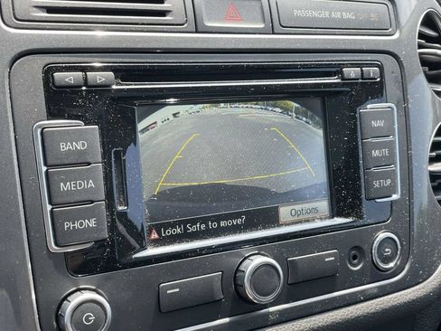 Used 2015 Volkswagen Tiguan SEL FWD image 32