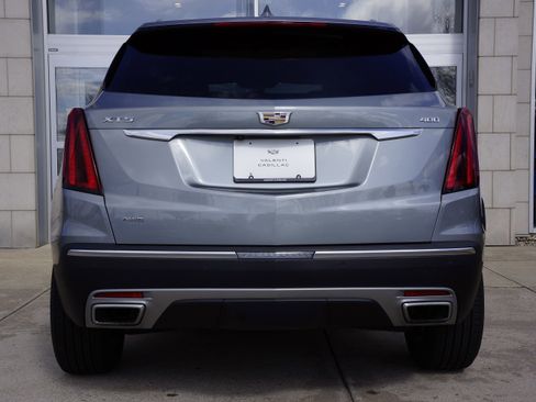 New 2025 Cadillac XT5 Luxury image 7