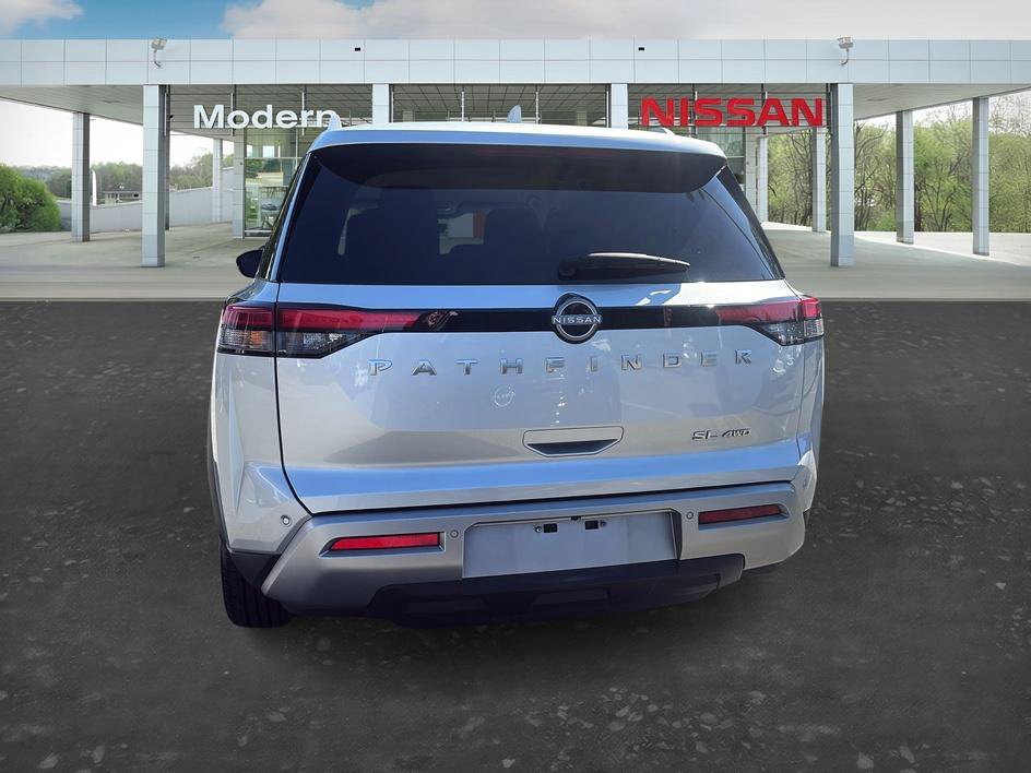 Certified 2025 Nissan Pathfinder SL AWD/4WD image 4