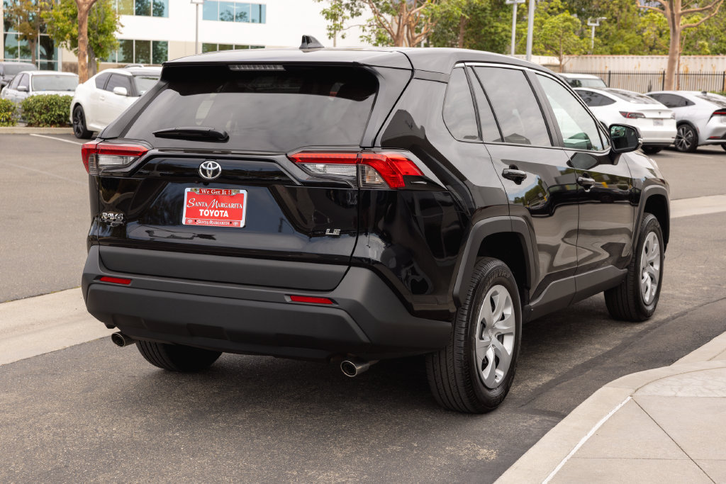 Certified 2025 Toyota RAV4 LE FWD image 5