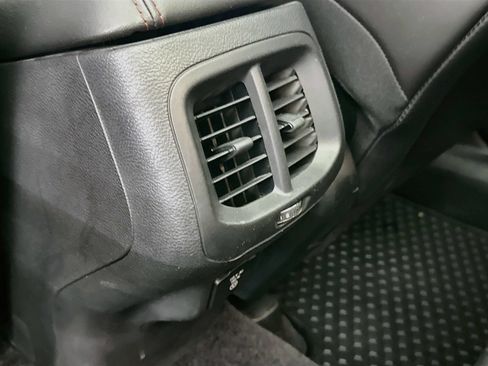 Used 2017 Jeep Cherokee Trailhawk AWD/4WD image 25