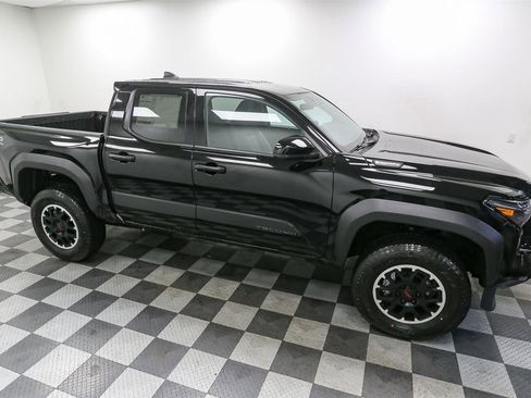 New 2025 Toyota Tacoma TRD Off-Road image 5