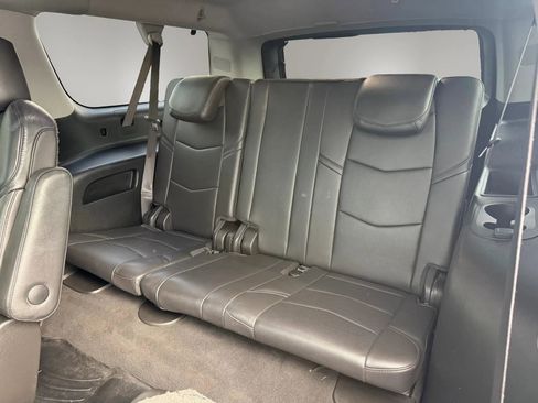 Used 2019 Cadillac Escalade ESV Luxury image 27