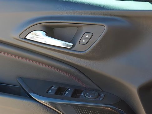 Certified 2025 Chevrolet Trax RS w/ Sunroof Package image 20