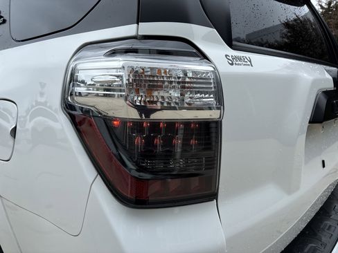 Used 2023 Toyota 4Runner TRD Off-Road AWD/4WD image 12