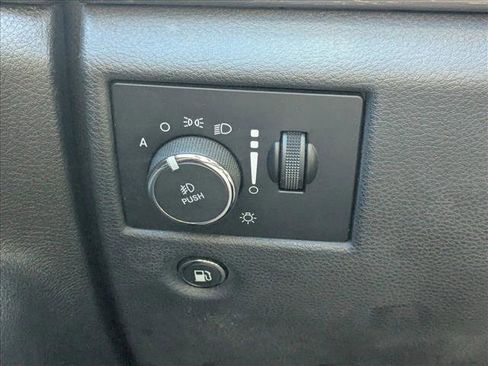 Used 2018 Jeep Grand Cherokee Altitude image 10