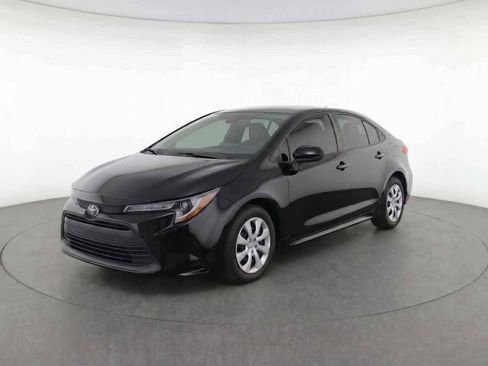Used 2023 Toyota Corolla LE FWD image 1