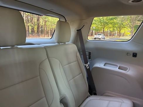 Used 2019 GMC Acadia Denali w/ Technology Package AWD/4WD image 25
