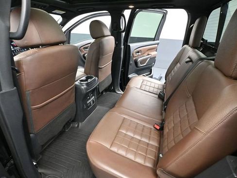 Used 2021 Nissan Titan Platinum Reserve w/ Moonroof Package image 41
