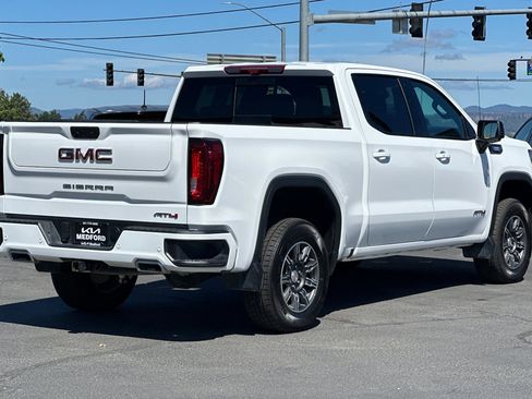 Used 2024 GMC Sierra 1500 AT4 w/ Technology Package AWD/4WD image 4