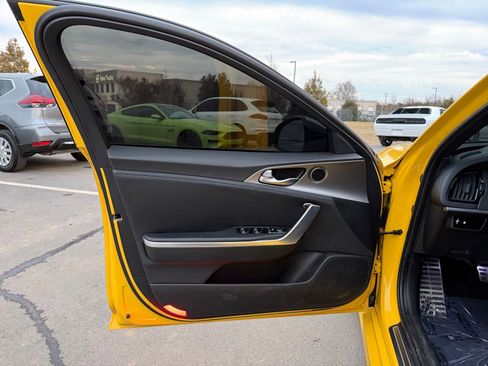 Used 2018 Kia Stinger GT image 11